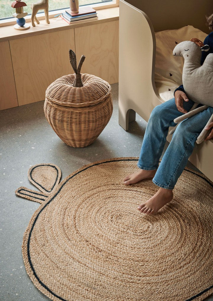Rug | braided jute Apple