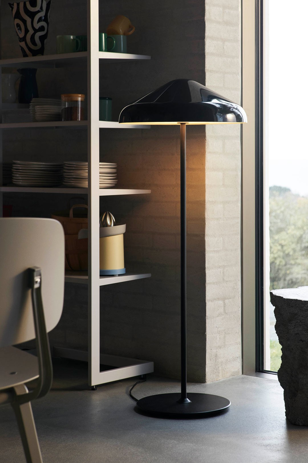 Lámpara de pie Pao acero