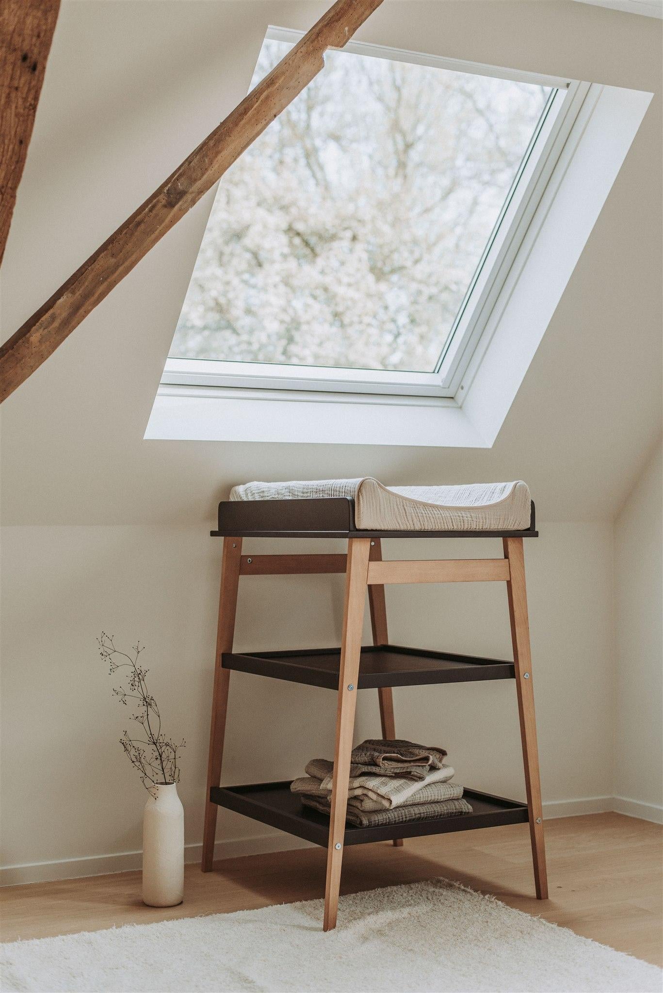 CHANGING TABLE - HIP - BLACK/NATUREL