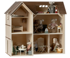 Mouse hole farmhouse*