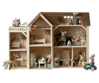 Mouse hole farmhouse*
