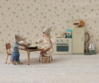 Juego de mesa y silla, Ratón