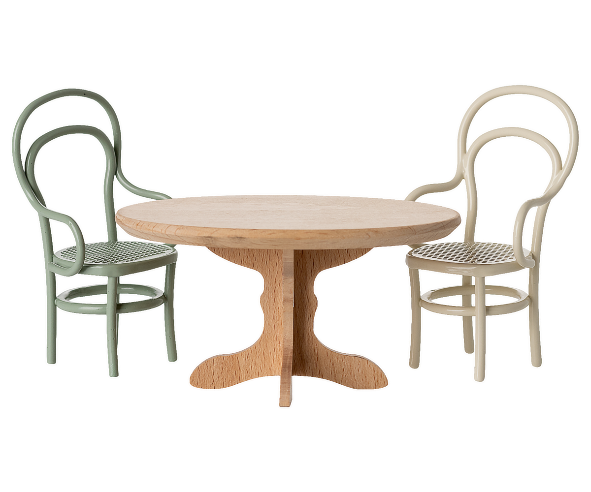 Mesita de café oval, ratón