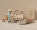 Cama vintage, Ratón