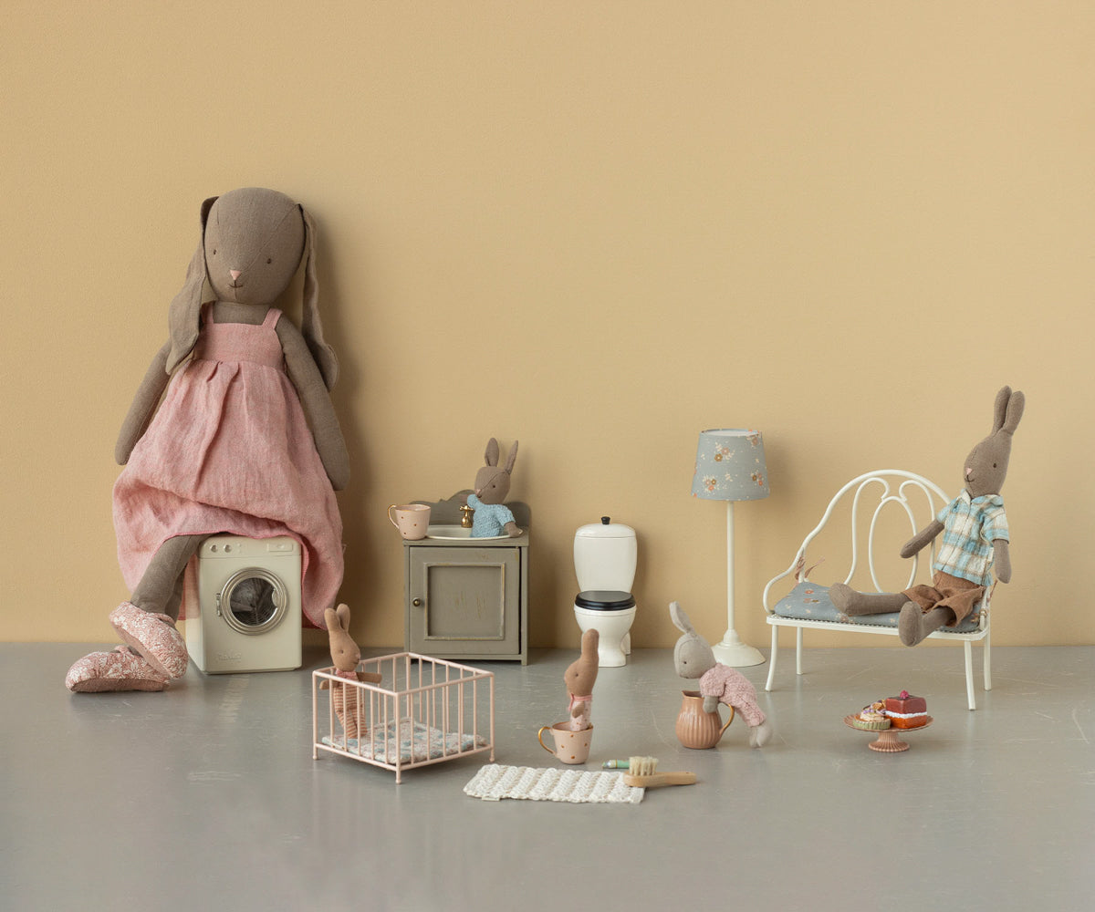 Lámpara de pie, Miniatura