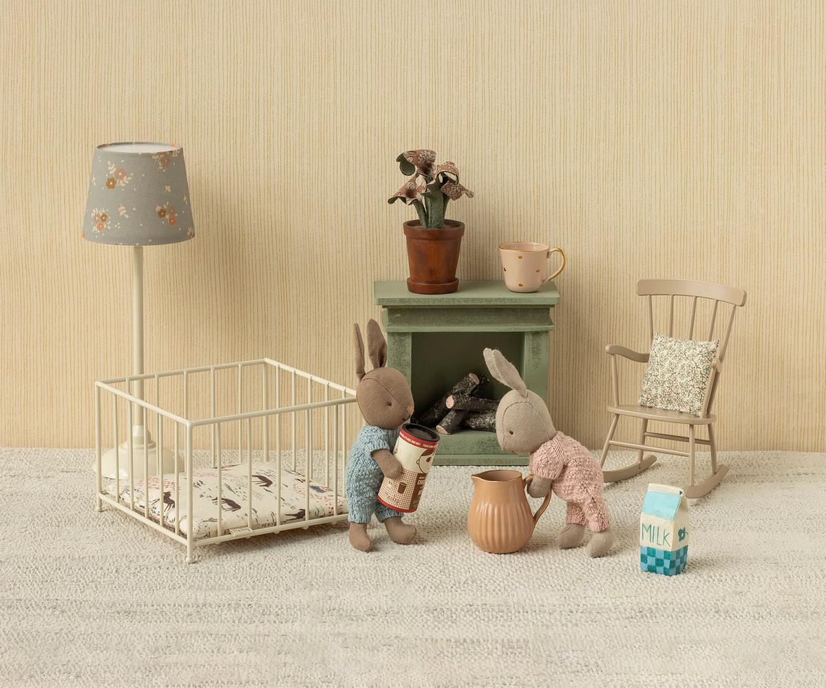 Lámpara de pie, Miniatura