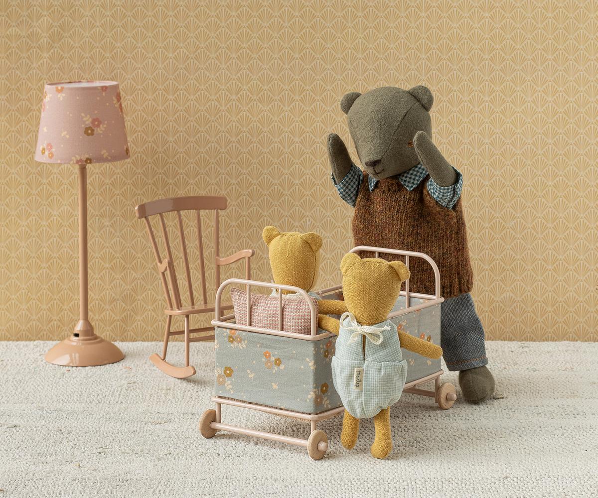 Lámpara de pie, Miniatura