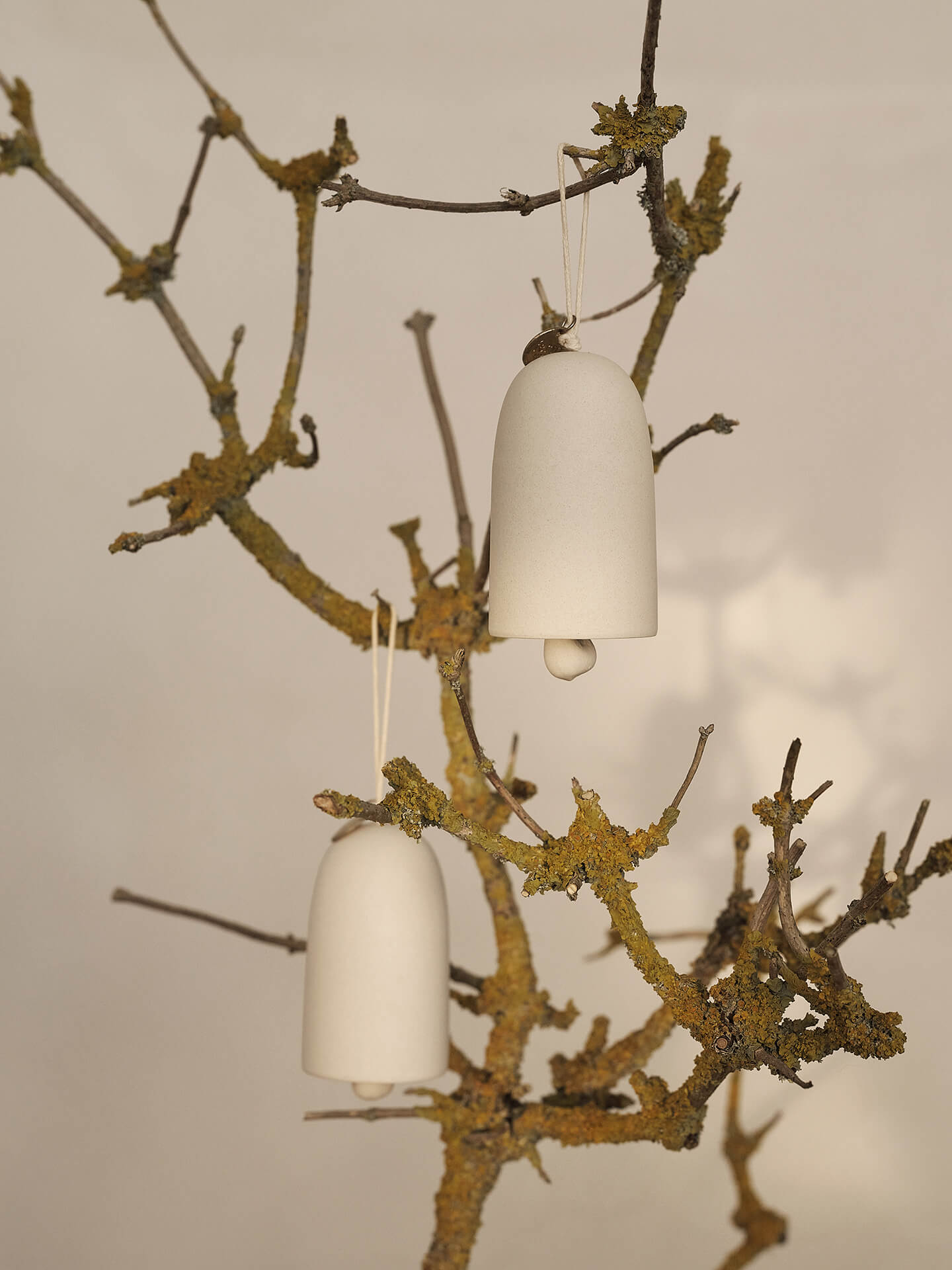 Adornos de campana de cerámica – Set de 2 – Blanco roto