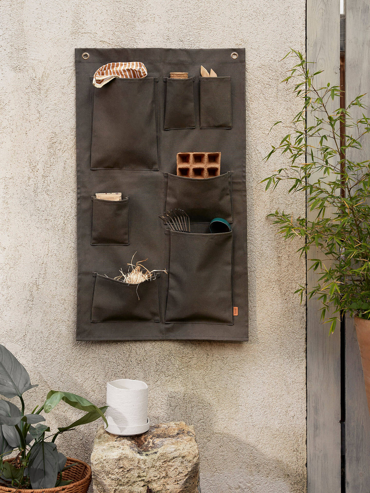 Almacenamiento de pared para jardinería Bark – Verde oliva