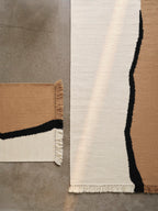 Alfombra Kelim Soil – 70 x 180 cm – Arena oscuro/Blanco roto
