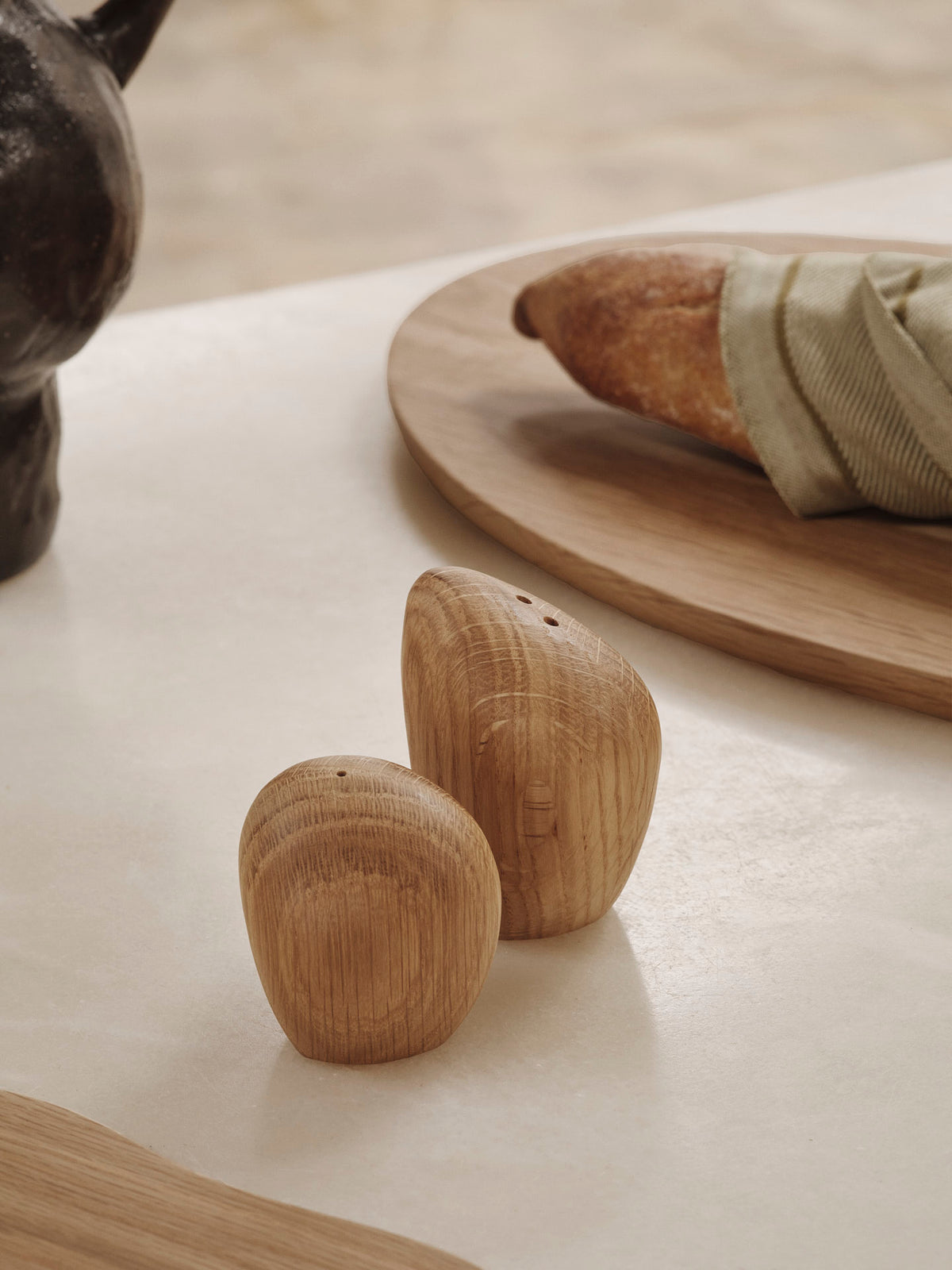 Salero y pimentero Cairn – Set de 2 – Marrón oscuro