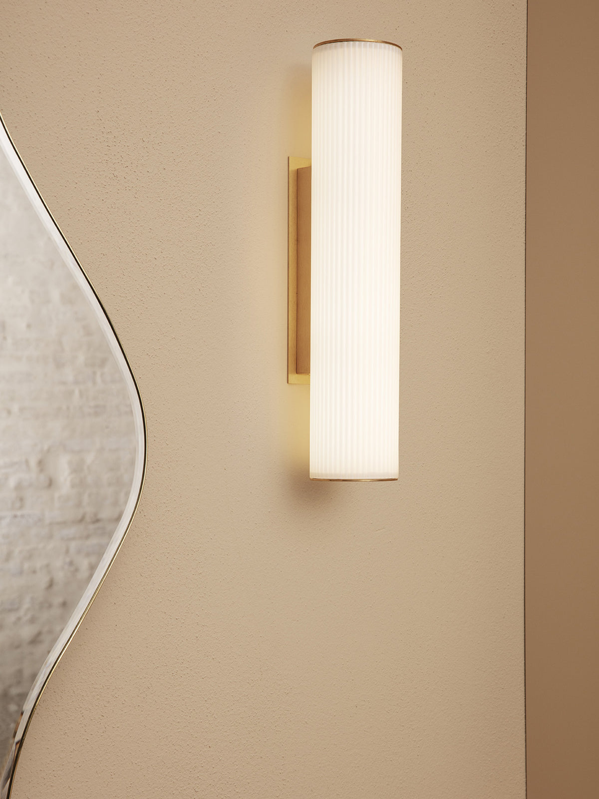 Lámpara de pared Vuelta II 40 – Blanco/Latón