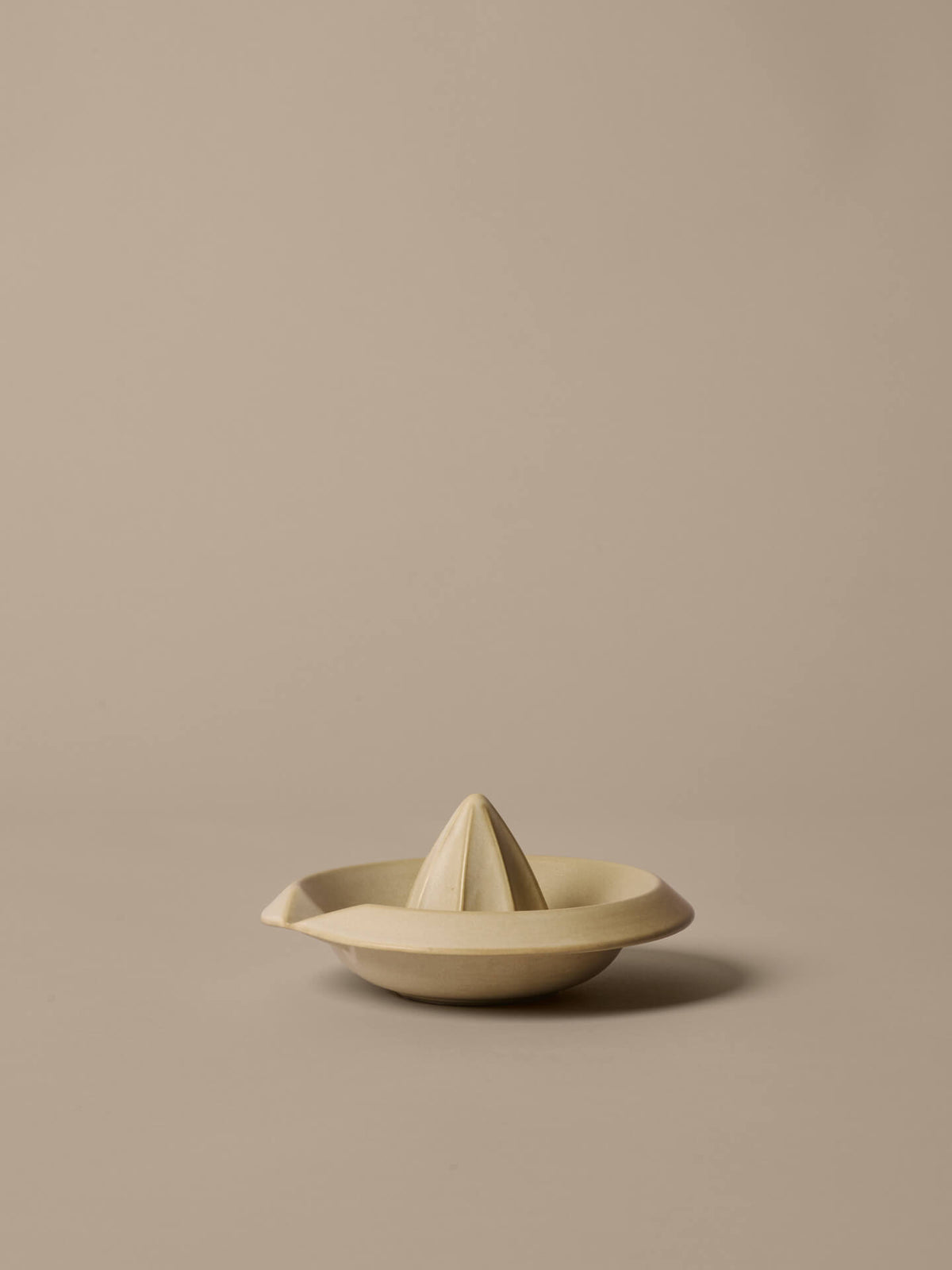 Exprimidor de cítricos Erena – Crema
