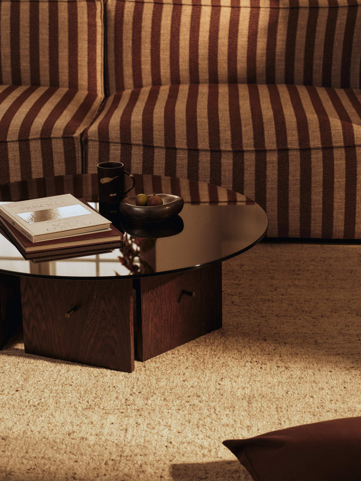 Mesa de centro Aukko – Vidrio tintado/Roble teñido en oscuro