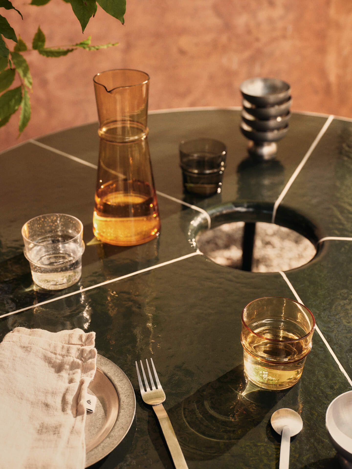 Mesa de comedor Deya – D120 – Verde oscuro