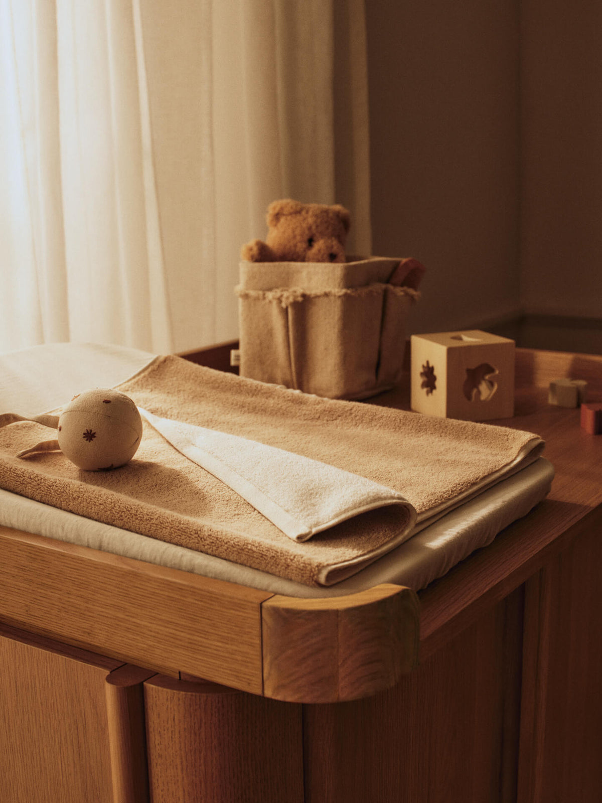 Mueble cambiador Tilu – Roble natural