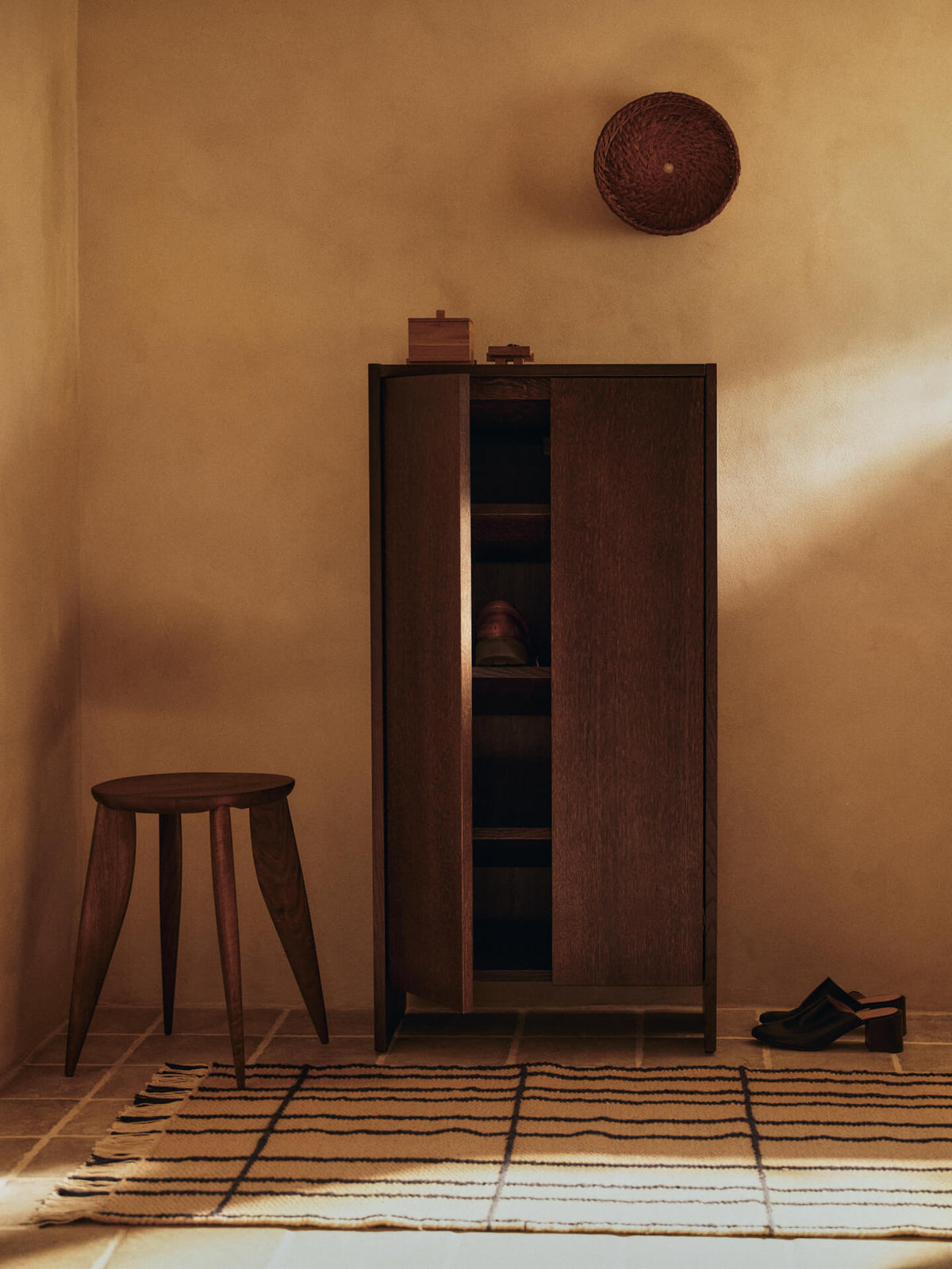 Mesa auxiliar Feve – Nogal