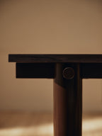Mesa de comedor Atura – 160 x 90 cm – Chocolate oscuro/Burdeos Lino