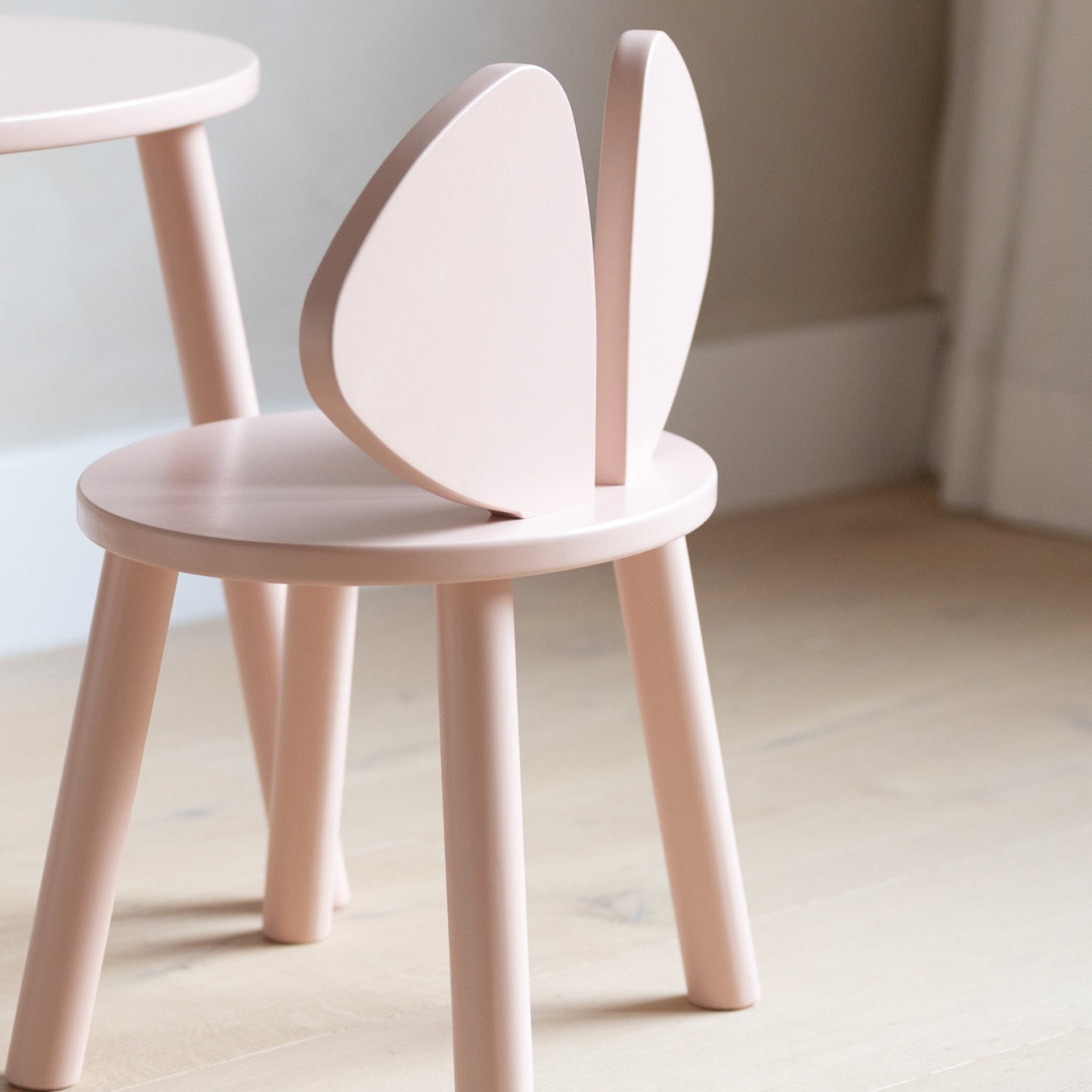 Gray Chair | Mouse