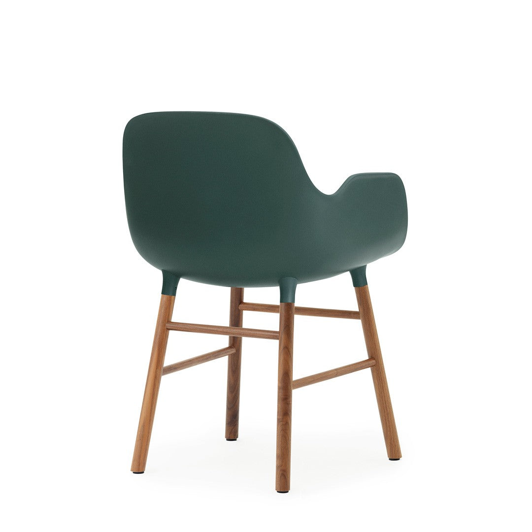 silla-brazos-form-verde-patas-nogal-2981