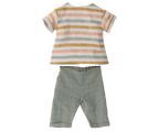 Pantalones y camisas, talla 4