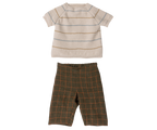 Conejo talla 5, Pantalones y suéter tejido