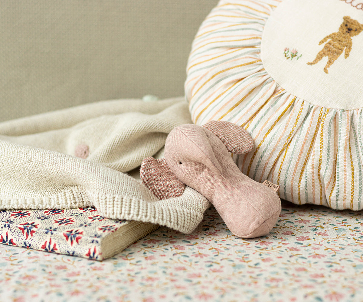 Lullaby friends, Elefante sonajero