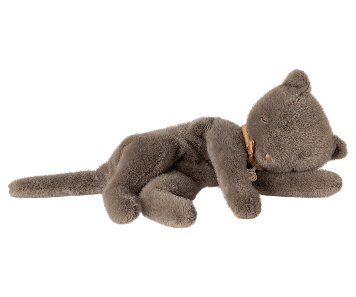 Peluche de gatito durmiendo, medio