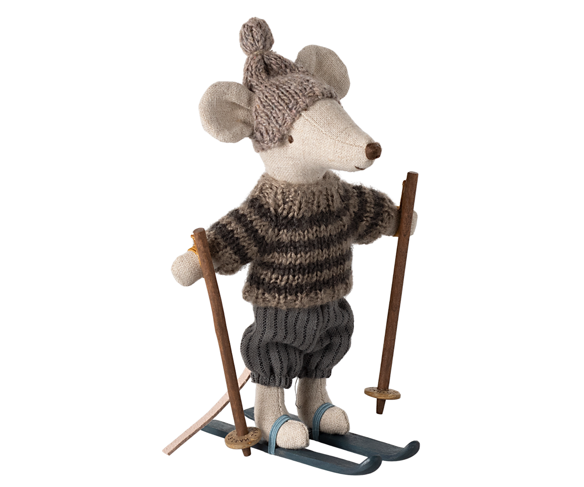 Ratón de invierno con esquí, Hermano mayor