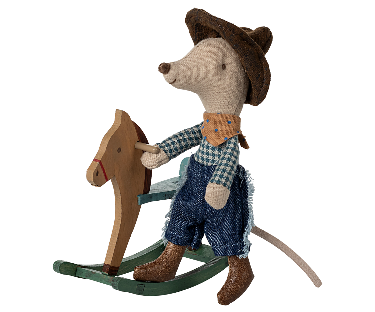 Ratón vaquero en caballito balancín, Hermano menor