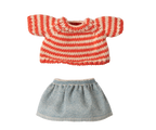 Jersey y falda de punto, Ratón hermana mayor