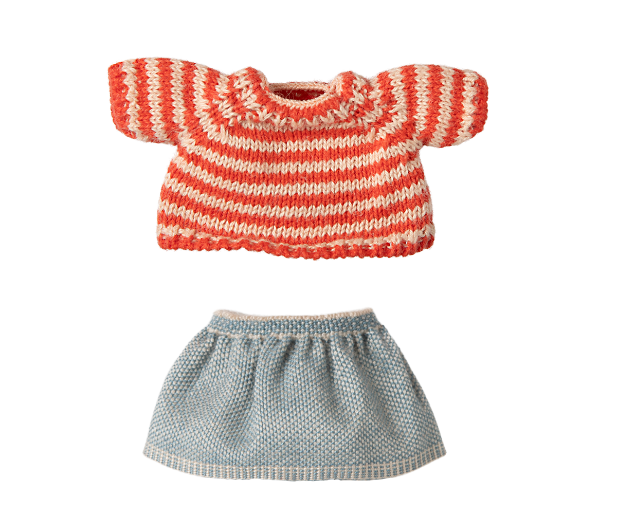 Jersey y falda de punto, Ratón hermana mayor