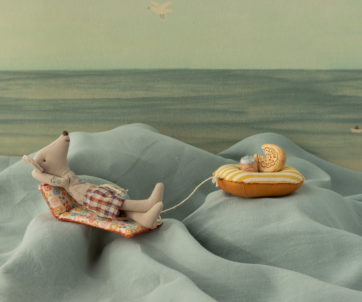Ratón de playa con colchón de aire, Papá