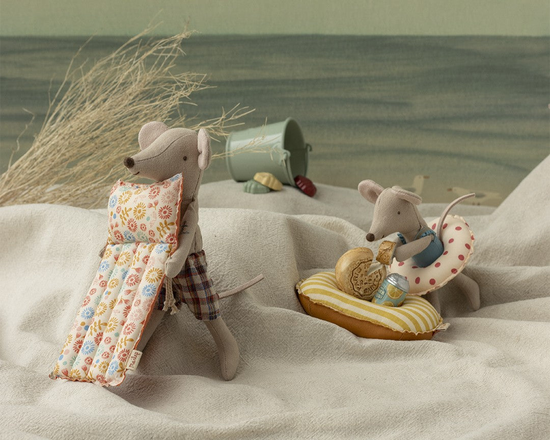 Ratón de playa con colchón de aire, Papá