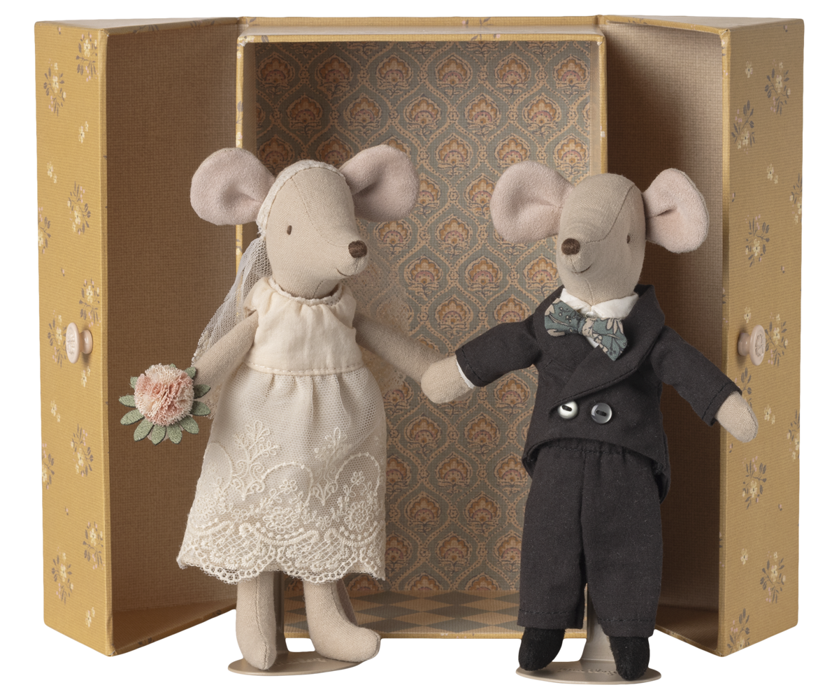 Pareja de ratones de boda en caja