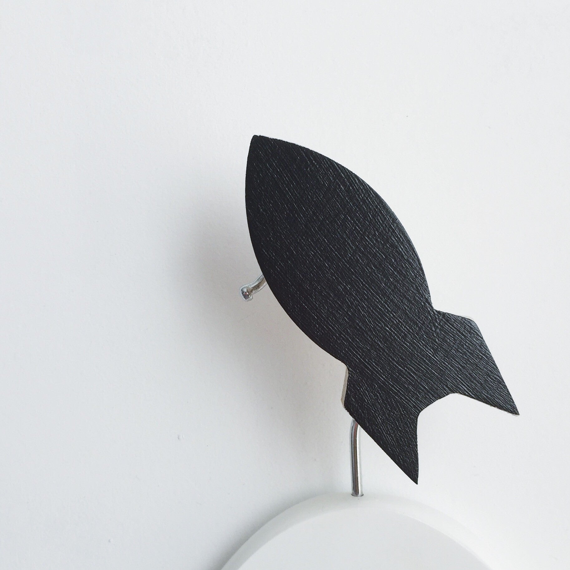 colgador-cohete-negro-4508