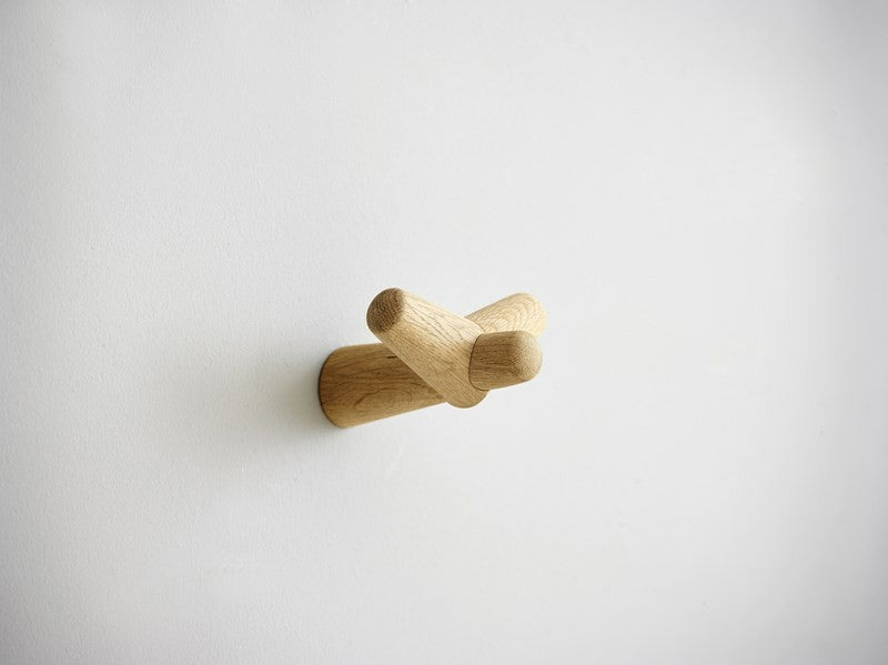 Colgador Tail | wing roble mini