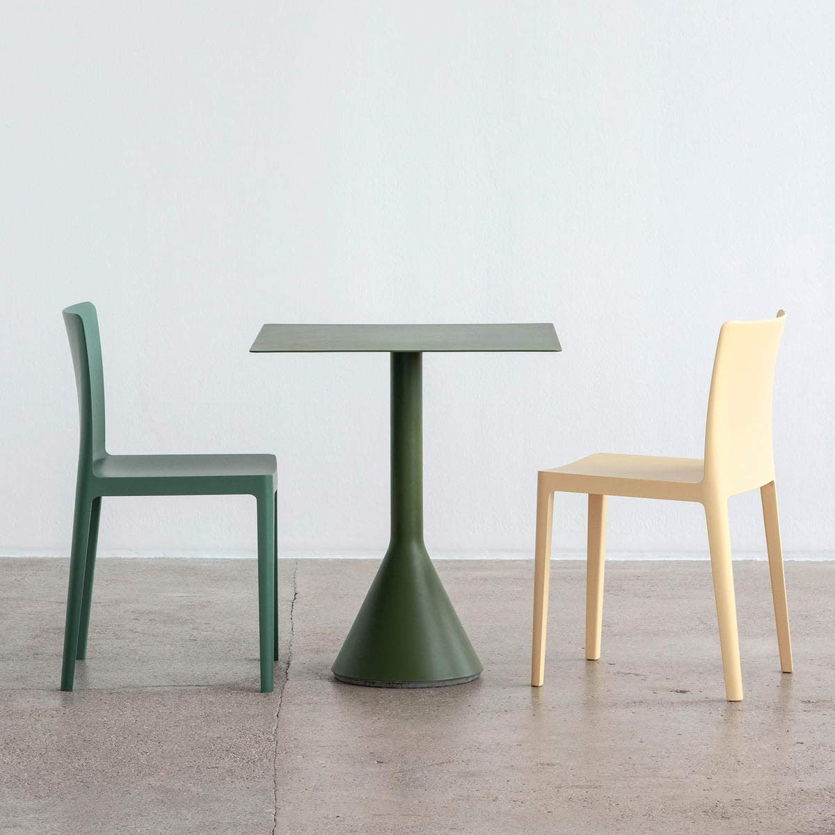 Silla Elementaire Verde ahumado