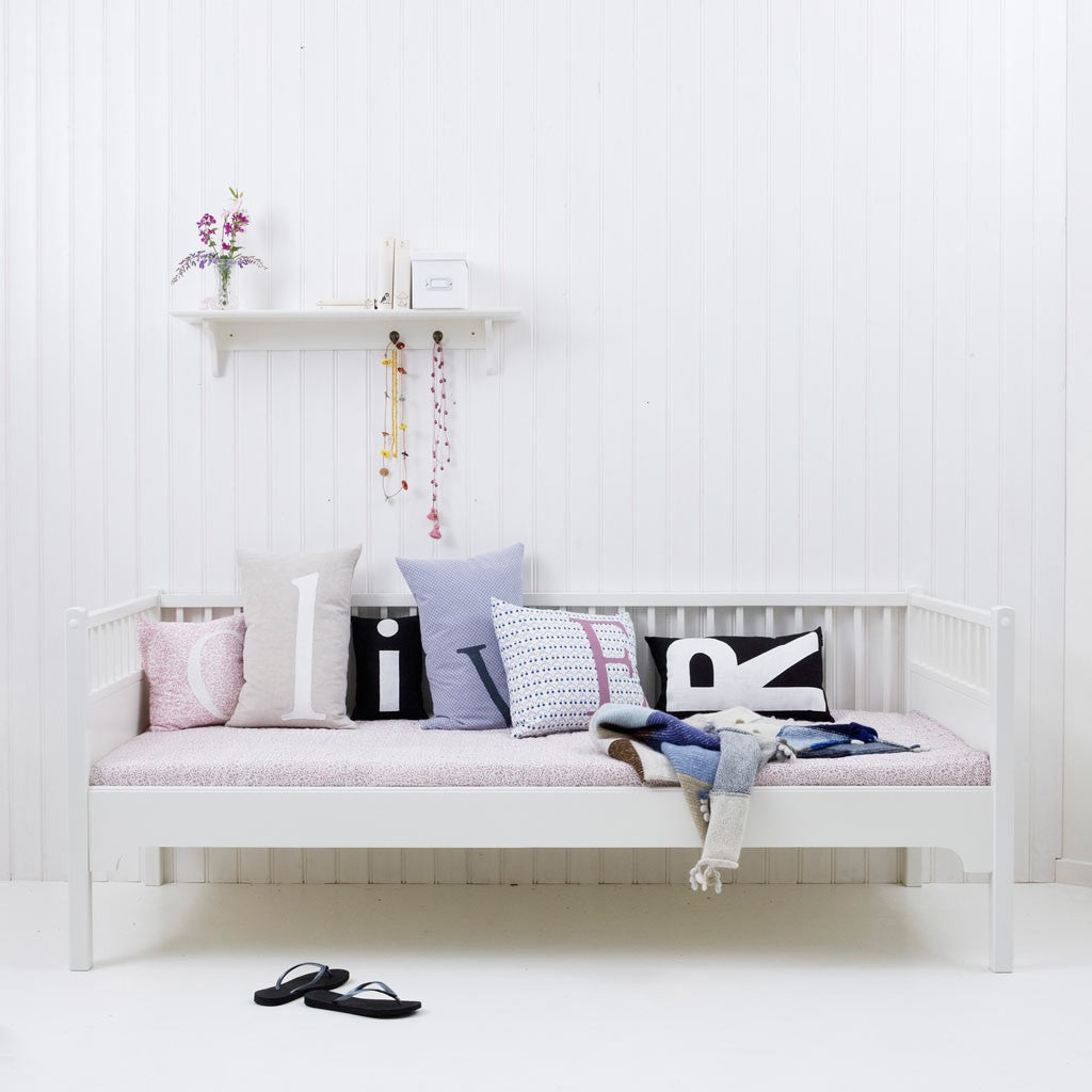 Cama blanca de día | Seaside