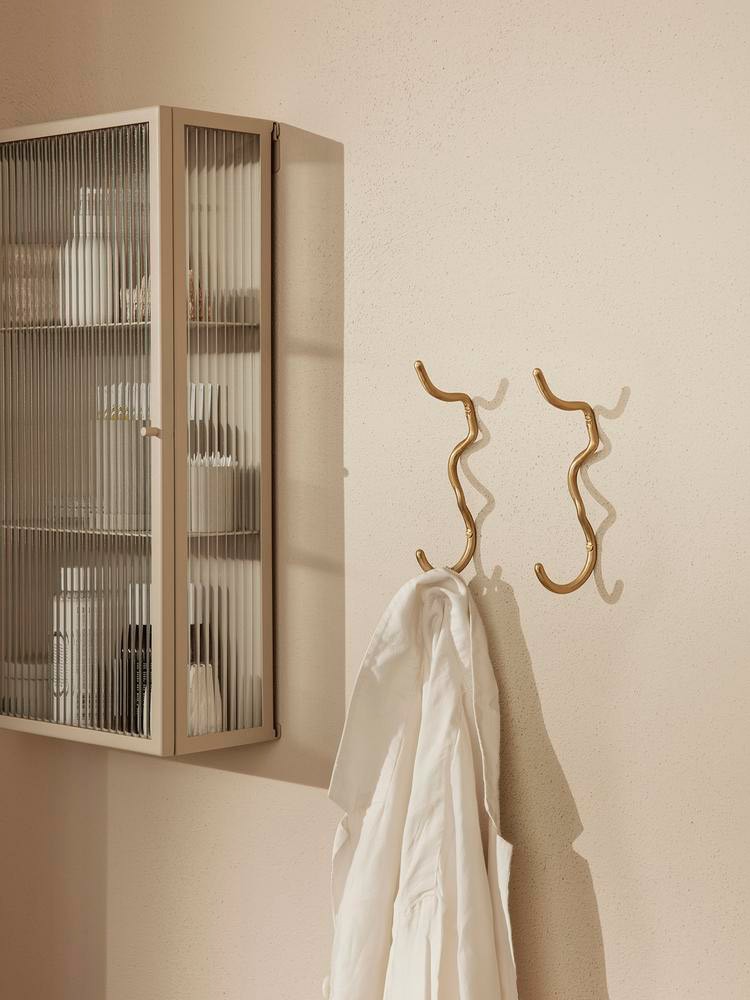 colgador-curvature-laton-8689
