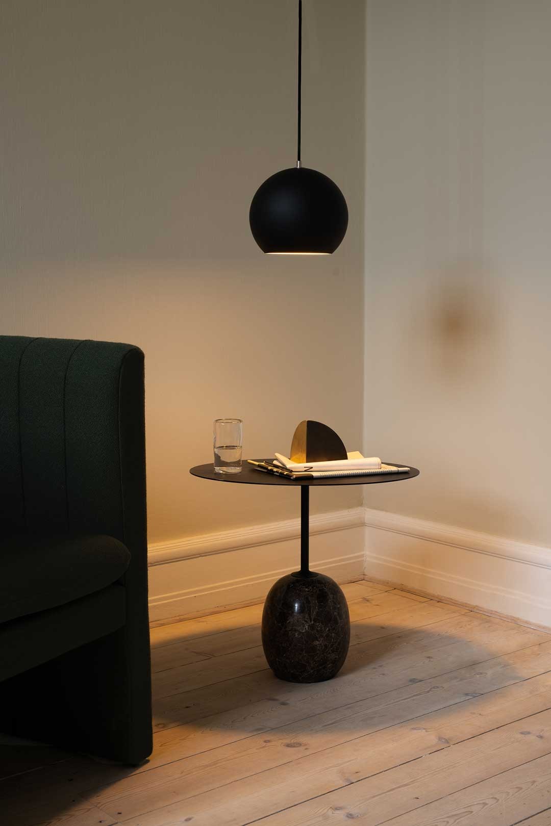 Lato LN9 Table