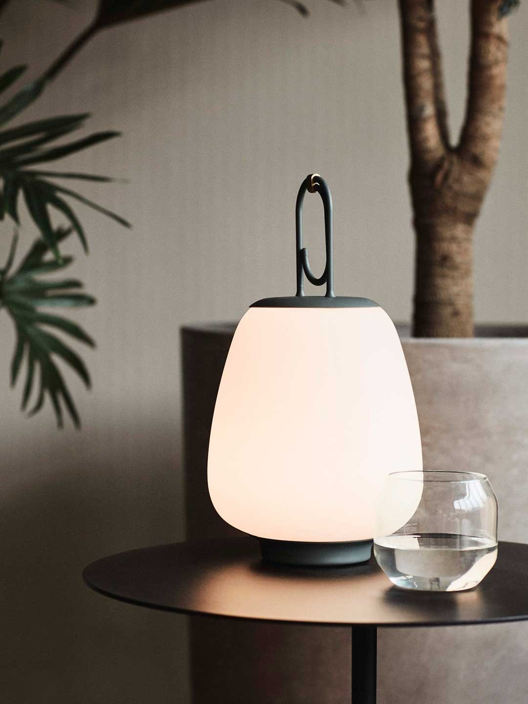 Lato LN8 Table