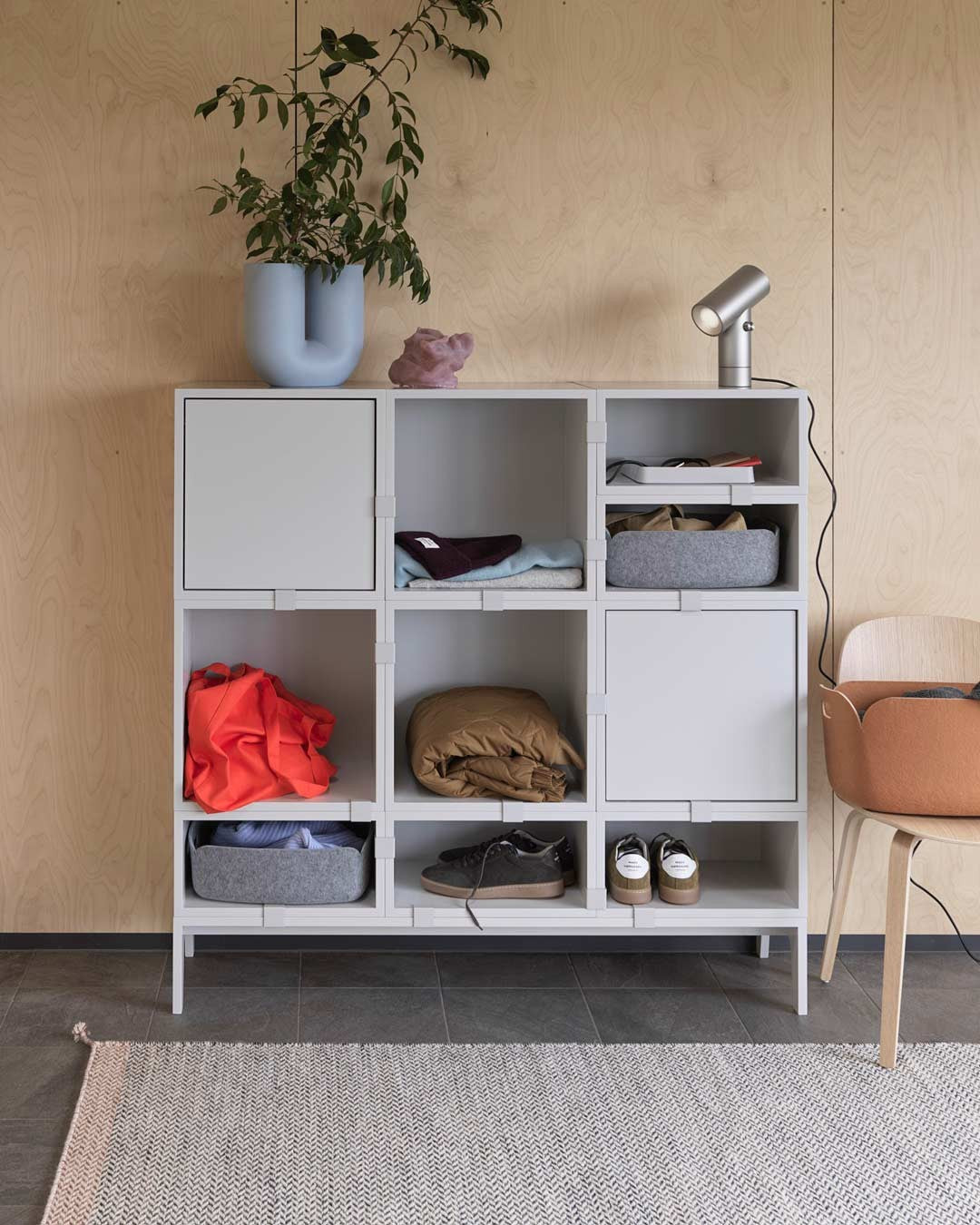 estante-puerta--stacked-mediano-gris-claro-11530