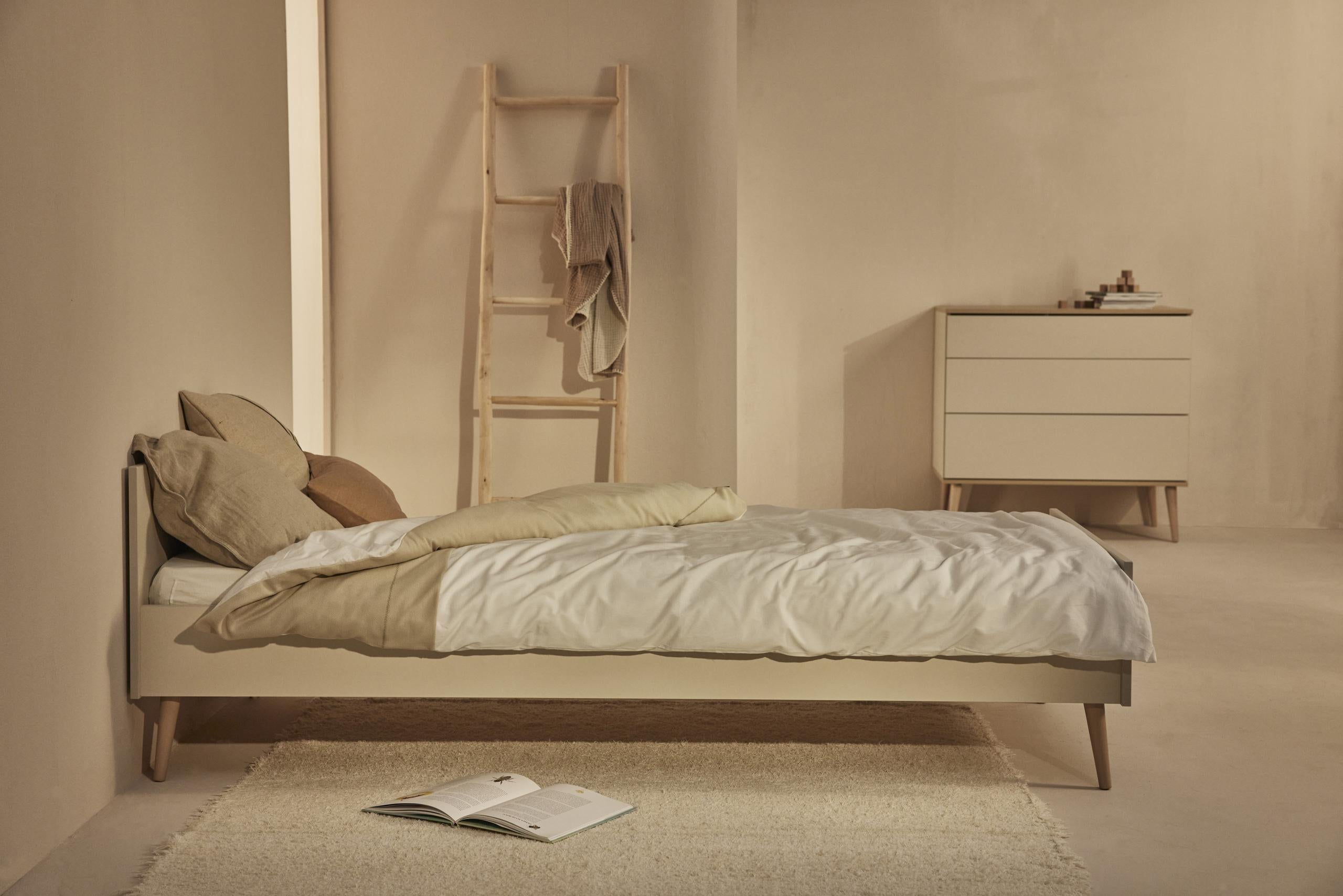 FLOW JUNIOR BED 200*90 CM - CLAY & OAK