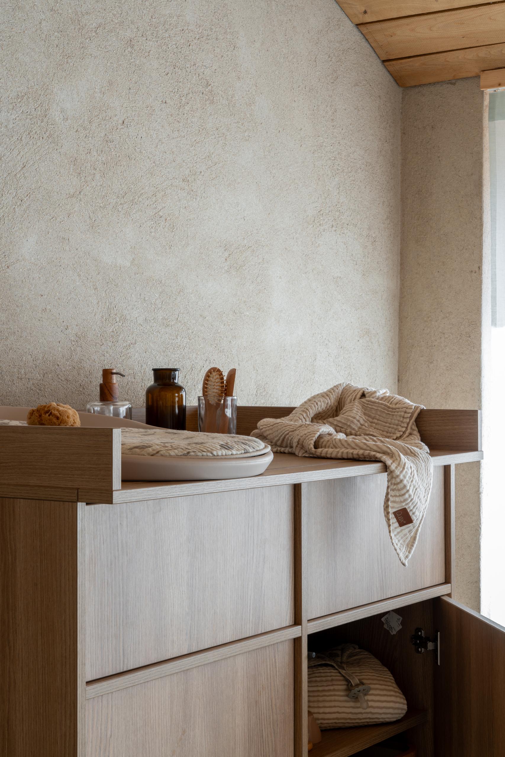 KYO COMMODE
