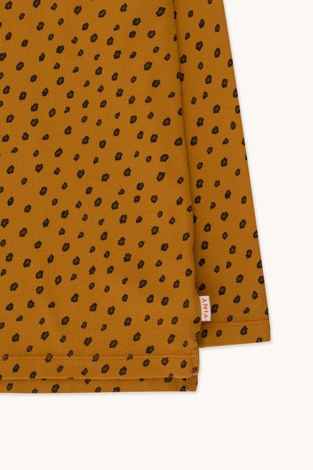 Camiseta A| nimal print cuello alto