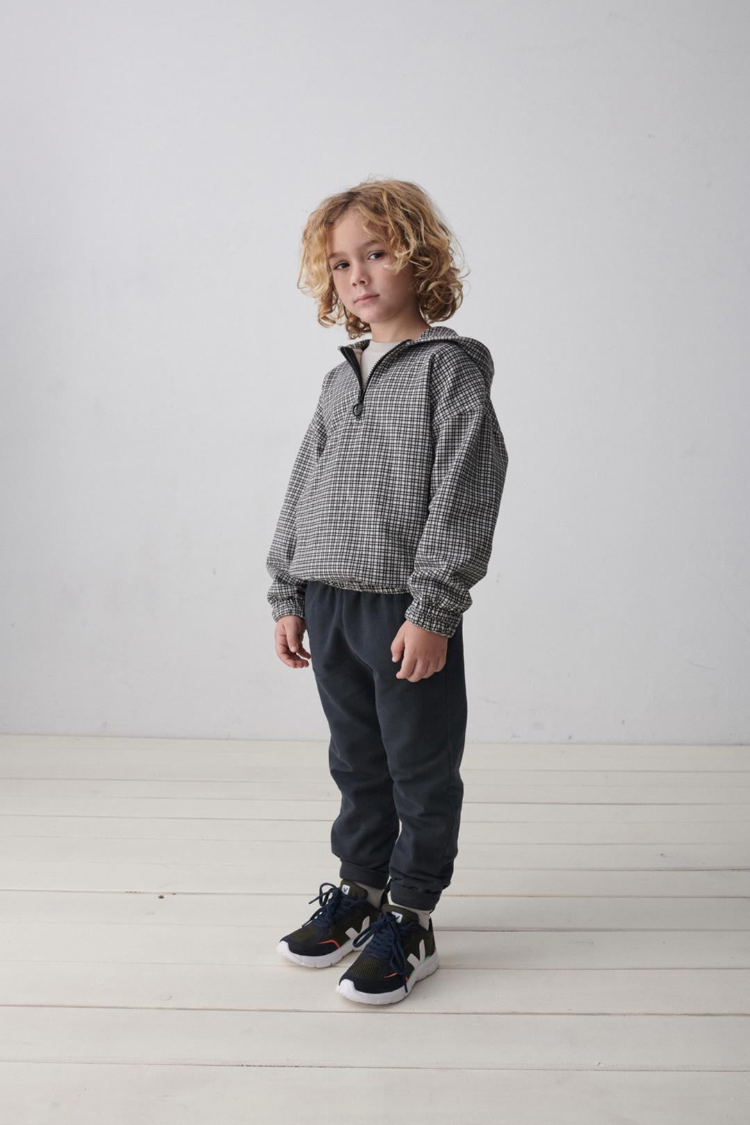 Pantalones orgánicos gris oscuro