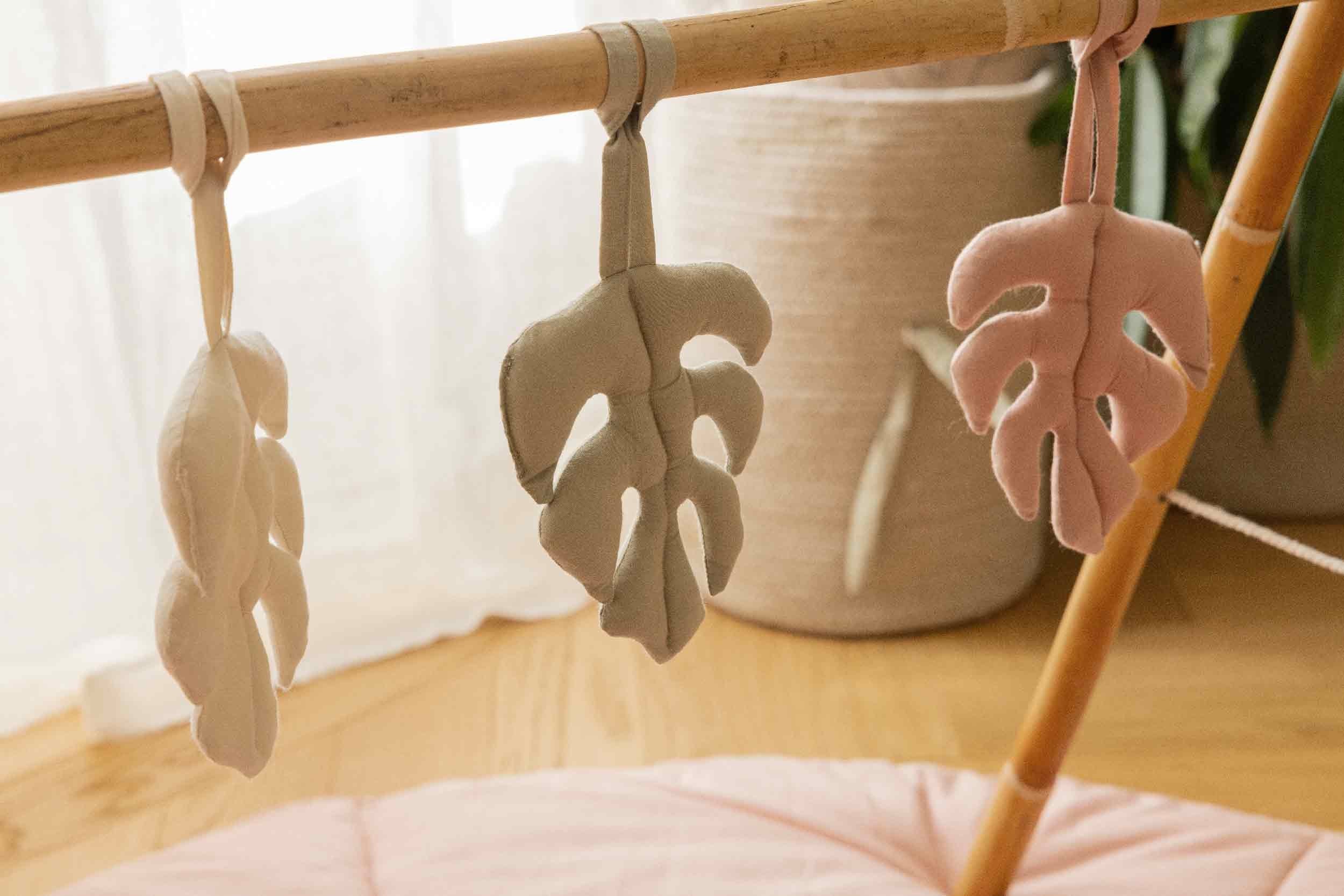 Set of 3 Sensory Hangers Monstera