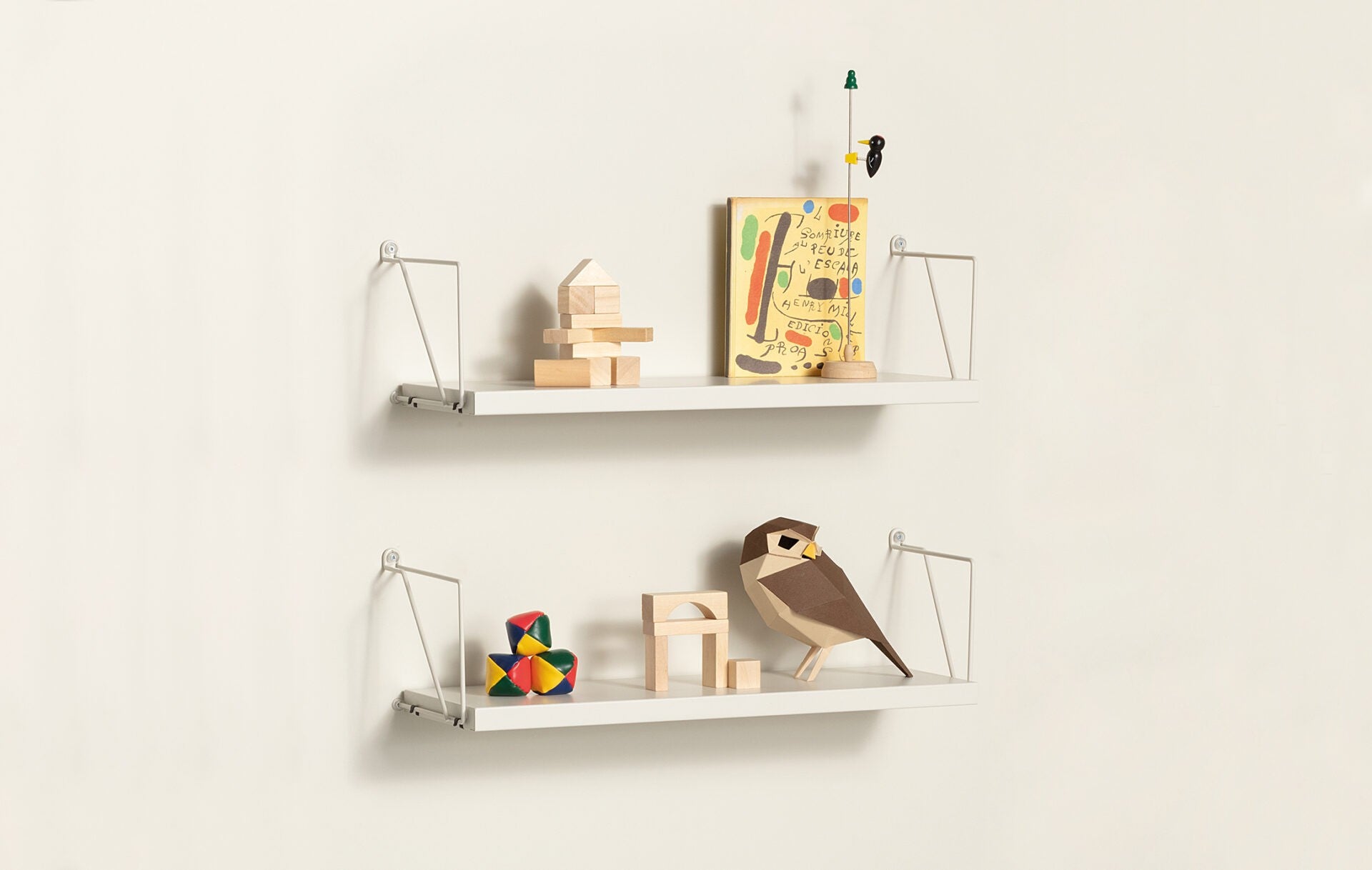Estantes Tria shelf