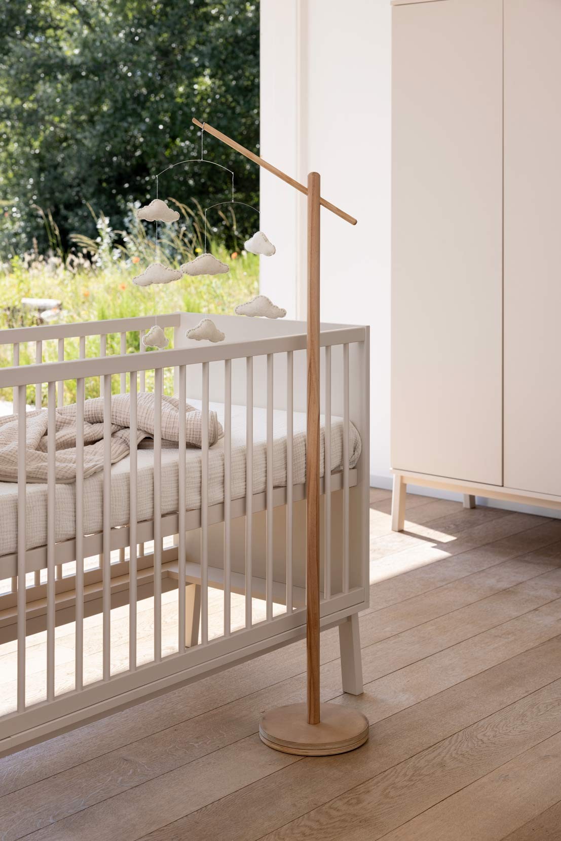 Soporte de madera para móvil